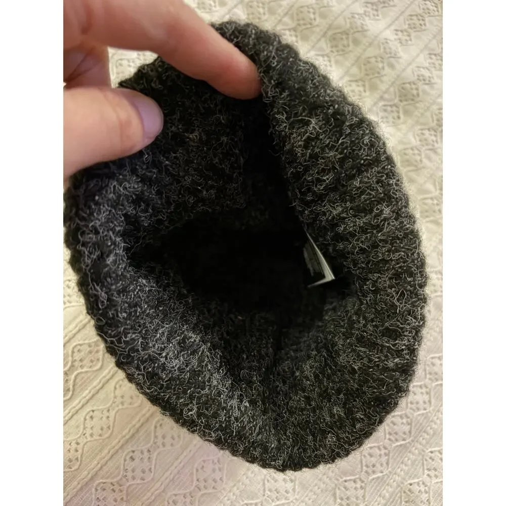 The North Face Cable Knit Beanie Hat Gray One Size Unisex Cozy Winter Cap